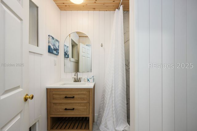 3 Cassina Ln, Hilton Head Island, SC 29928