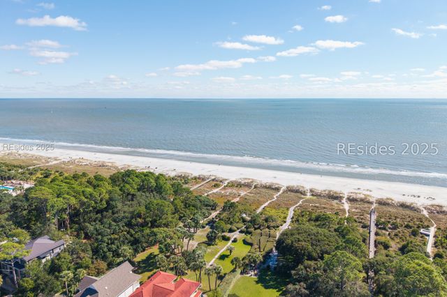 3 Cassina Ln, Hilton Head Island, SC 29928
