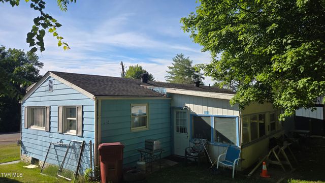 1818 West Lakeview Drive, Johnson City, TN 37601