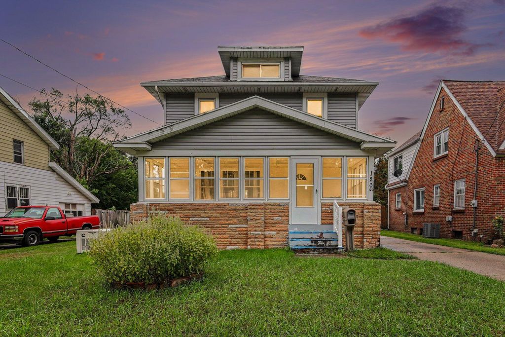 120 Lemyra Street Se, City Of Wyoming, MI 49548