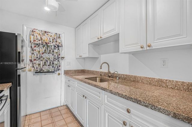 17000 NE 14th Ave 301, North Miami Beach, FL 33162