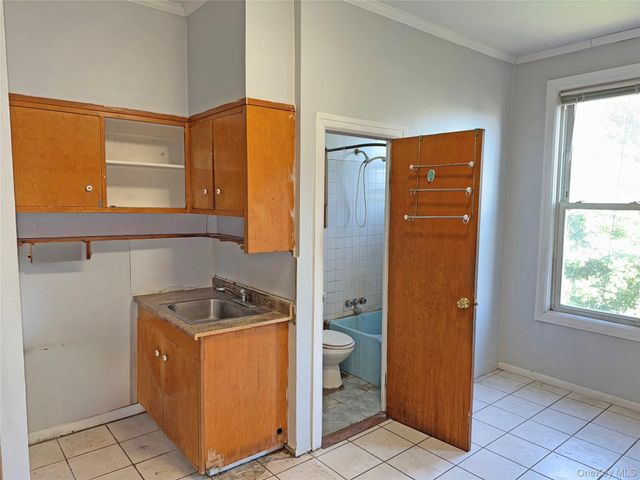 68-09 60th Street, Ridgewood, NY 11385