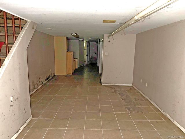 68-09 60th Street, Ridgewood, NY 11385