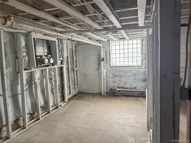 68-09 60th Street, Ridgewood, NY 11385