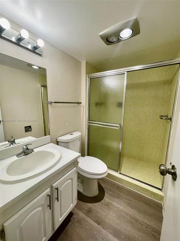 20400 W Country Club Dr 608, Aventura, FL 33180