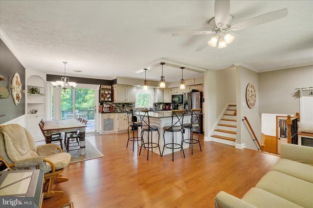 250 STEINFELT RD, Red Lion, PA 17356
