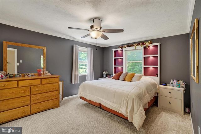250 STEINFELT RD, Red Lion, PA 17356