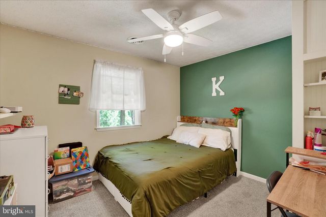 250 STEINFELT RD, Red Lion, PA 17356