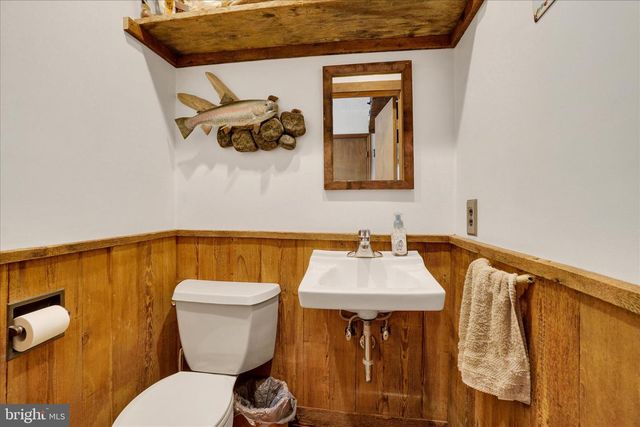 250 STEINFELT RD, Red Lion, PA 17356