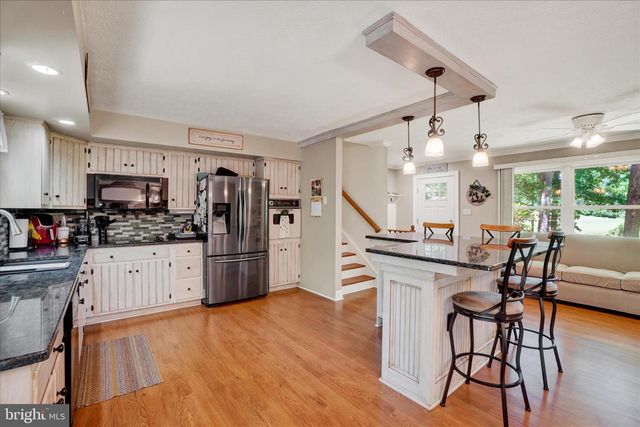 250 STEINFELT RD, Red Lion, PA 17356