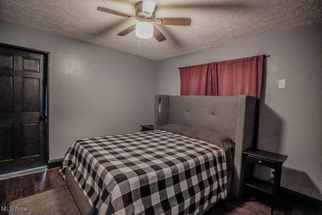 901 E Robinson Avenue, Barberton, OH 44203