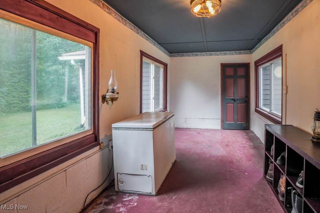 901 E Robinson Avenue, Barberton, OH 44203