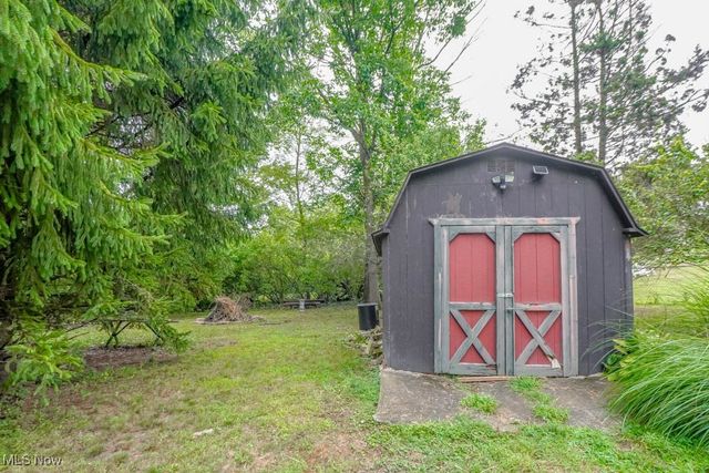 901 E Robinson Avenue, Barberton, OH 44203