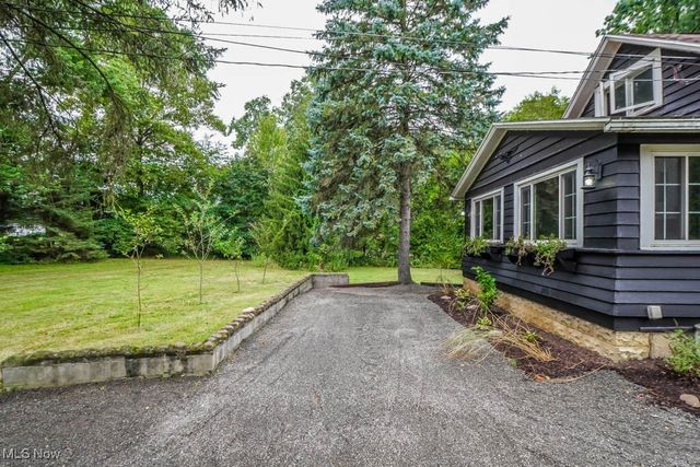 901 E Robinson Avenue, Barberton, OH 44203