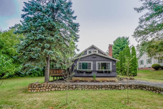 901 E Robinson Avenue, Barberton, OH 44203