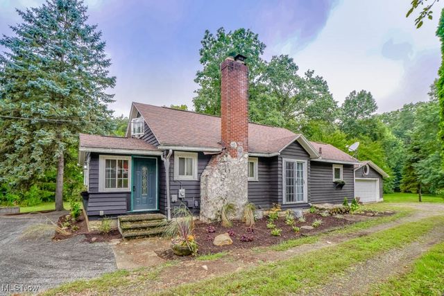 901 E Robinson Avenue, Barberton, OH 44203