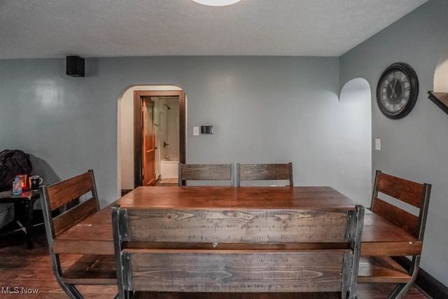 901 E Robinson Avenue, Barberton, OH 44203