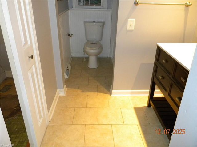 2261 New Castle Drive, Winston-salem, NC 27103