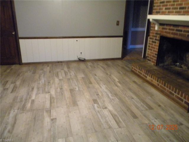 2261 New Castle Drive, Winston-salem, NC 27103