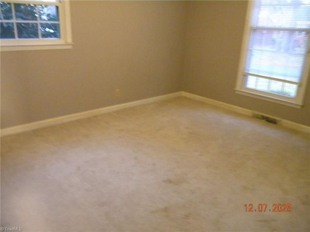 2261 New Castle Drive, Winston-salem, NC 27103