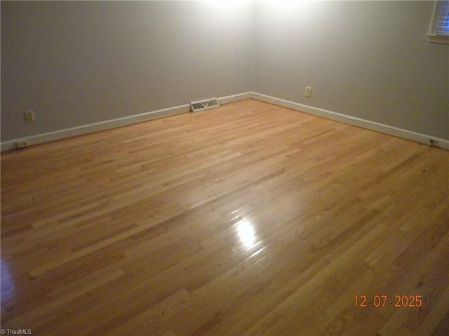 2261 New Castle Drive, Winston-salem, NC 27103