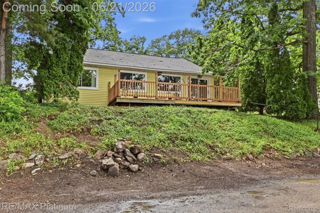 5504 Wildwood Drive, Genoa Township, MI 48843