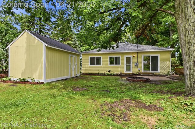 5504 Wildwood Drive, Genoa Township, MI 48843