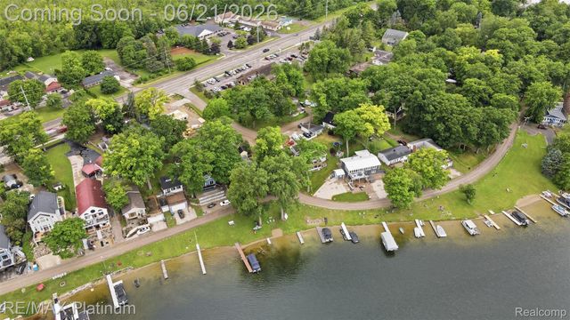 5504 Wildwood Drive, Genoa Township, MI 48843