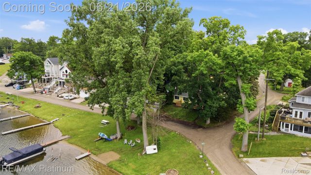 5504 Wildwood Drive, Genoa Township, MI 48843