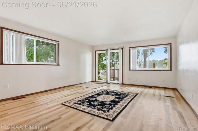 5504 Wildwood Drive, Genoa Township, MI 48843