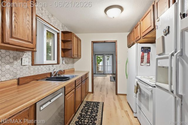 5504 Wildwood Drive, Genoa Township, MI 48843