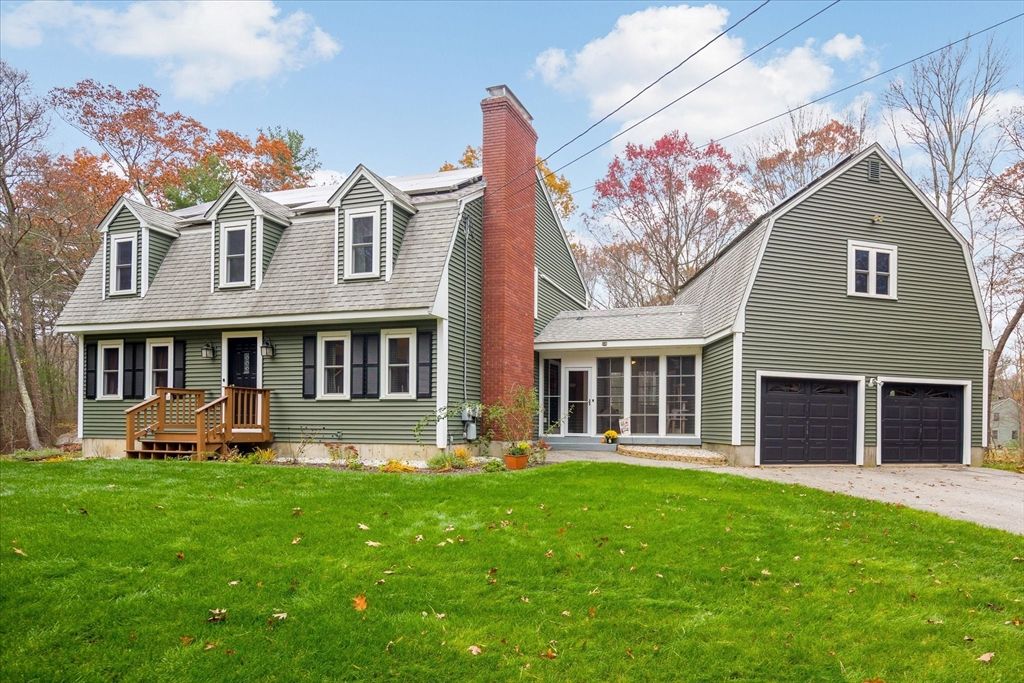 53 Asylum St, Mendon, MA 01756