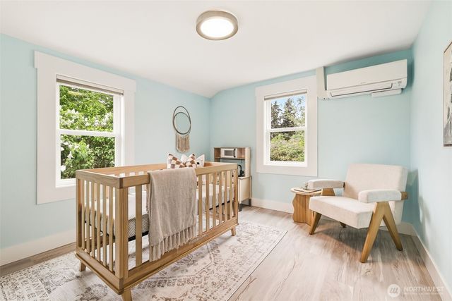 106 N 100th Street, Seattle, WA 98133