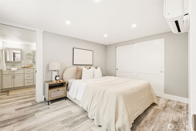 106 N 100th Street, Seattle, WA 98133