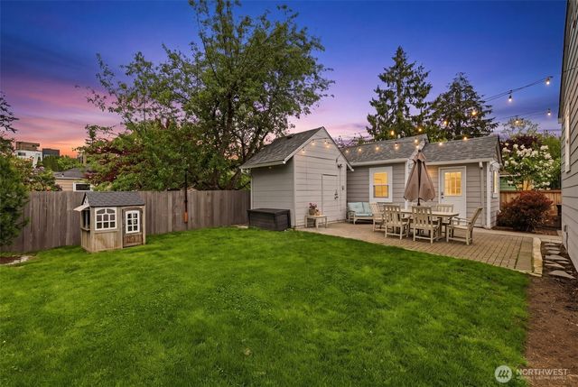 106 N 100th Street, Seattle, WA 98133