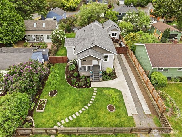 106 N 100th Street, Seattle, WA 98133