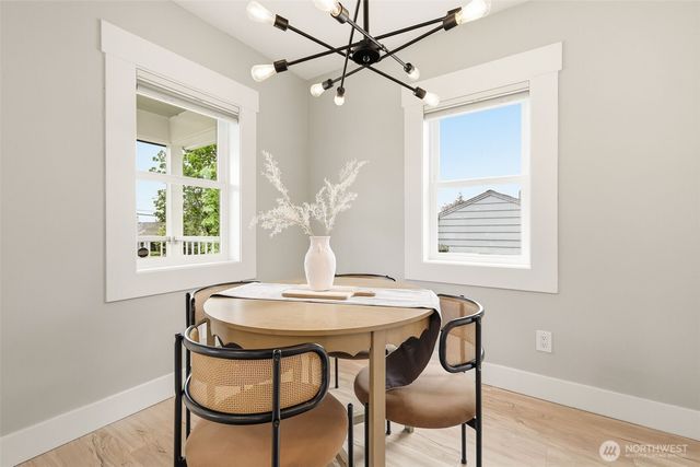 106 N 100th Street, Seattle, WA 98133