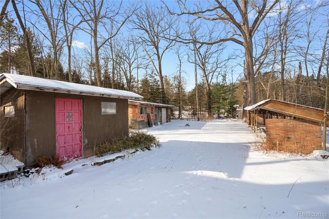 12155 Spencer Road, Brighton Township, MI 48380