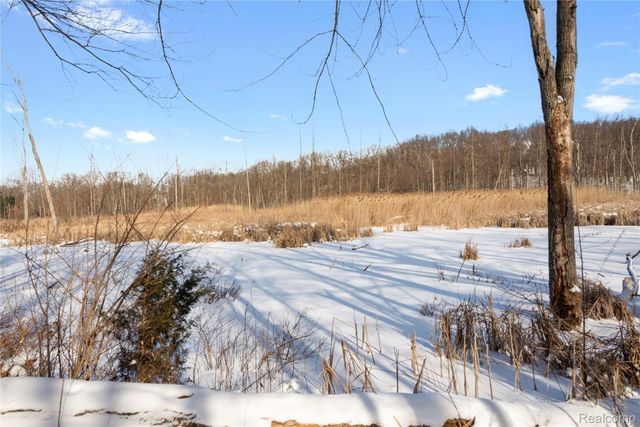 12155 Spencer Road, Brighton Township, MI 48380