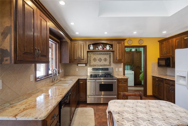 12155 Spencer Road, Brighton Township, MI 48380