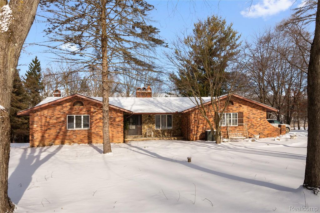 12155 Spencer Road, Brighton Township, MI 48380