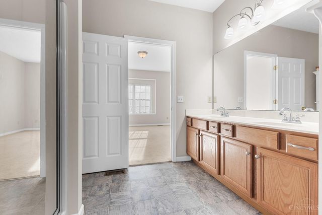 10712 Carolina Pines Drive, Harrison, OH 45030