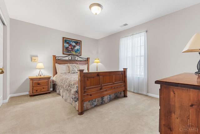 10712 Carolina Pines Drive, Harrison, OH 45030