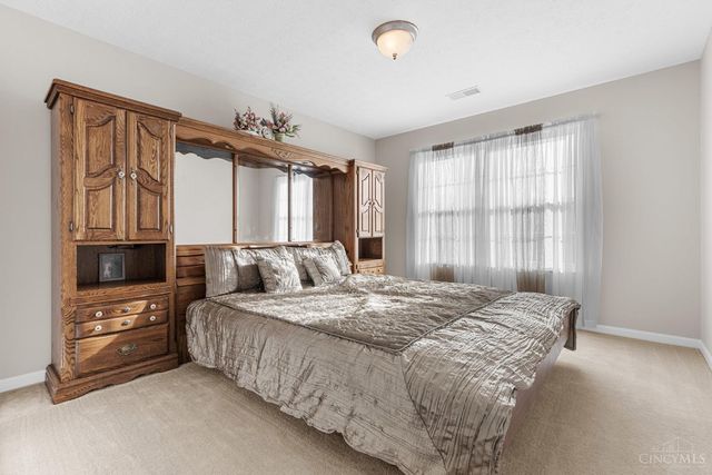 10712 Carolina Pines Drive, Harrison, OH 45030