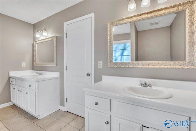 207 Steppe Court, Huntsville, AL 35811