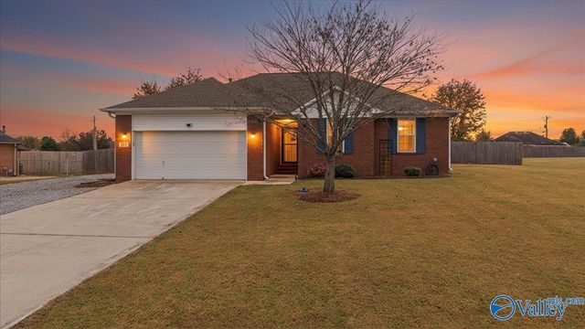207 Steppe Court, Huntsville, AL 35811