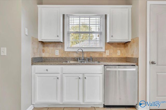 207 Steppe Court, Huntsville, AL 35811