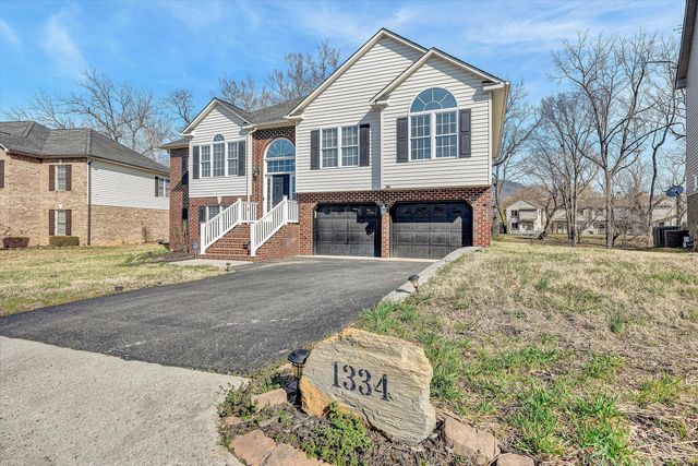 1334 MILLER'S LANDING CIR, Roanoke, VA 24019