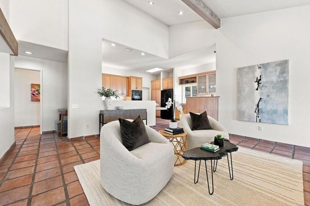 7631 Hillside Drive, La Jolla, CA 92037