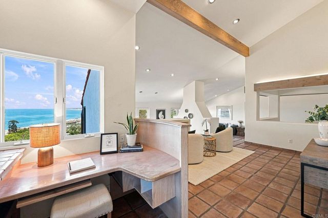 7631 Hillside Drive, La Jolla, CA 92037
